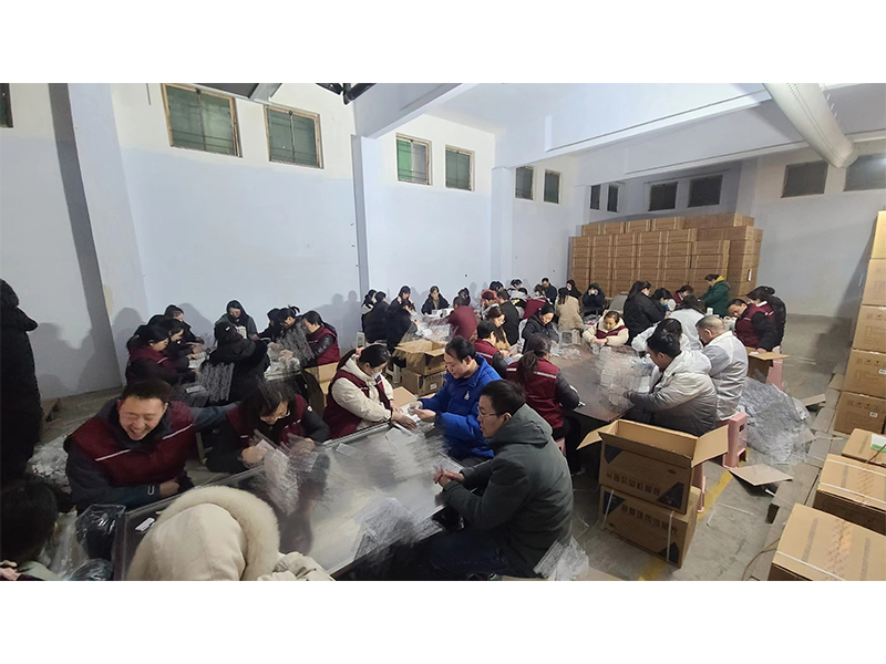 響應号召 行管人(rén)員積極參與勞動