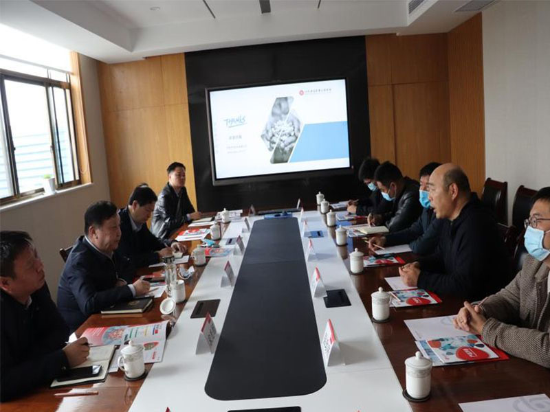 新鄉市人(rén)民政府副市長祁文華等領導莅臨河南興源制藥有限公司調研指導工作